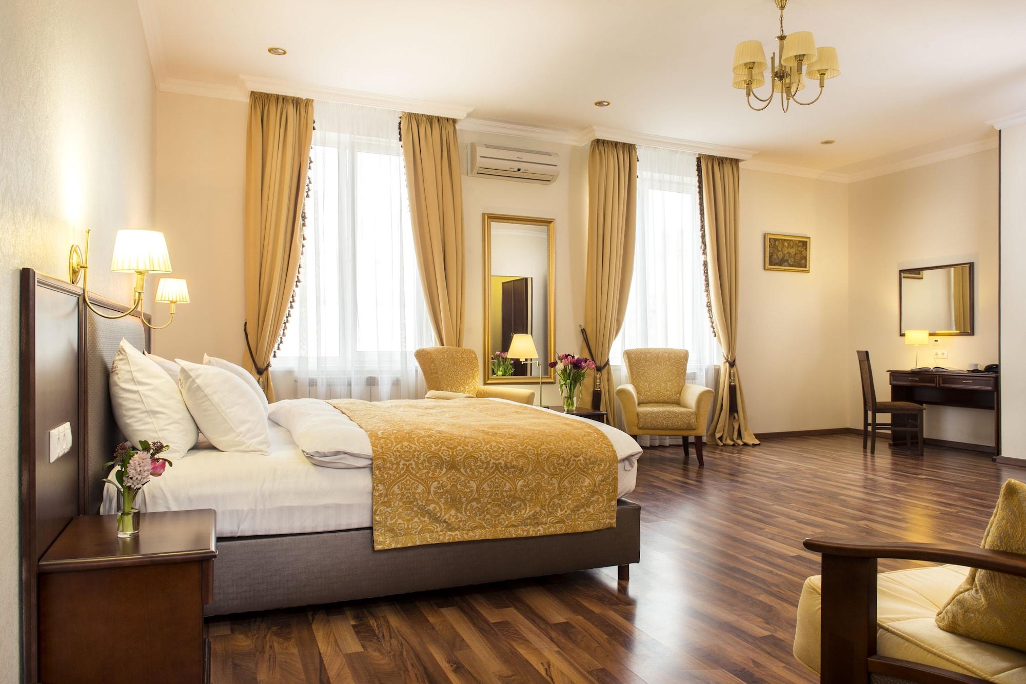 Hotel Greguar 4*