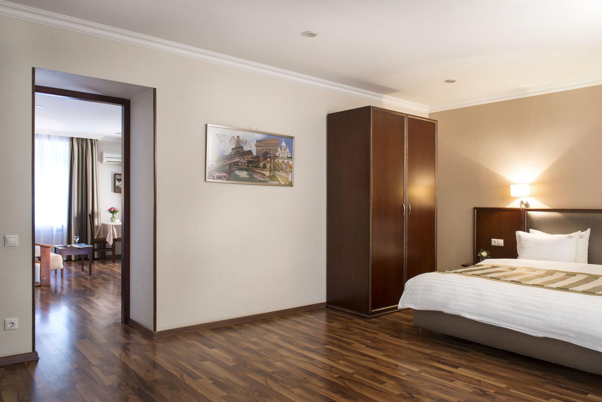 Hotel Greguar 4*